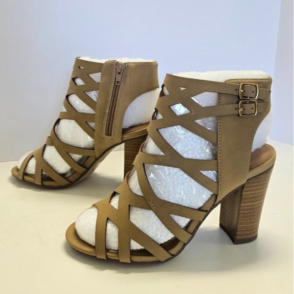 Women Size 7 Dressy Open Toe Ankle Strap Heeled Sandals Color Sand Laser Cut - Picture 3 of 9